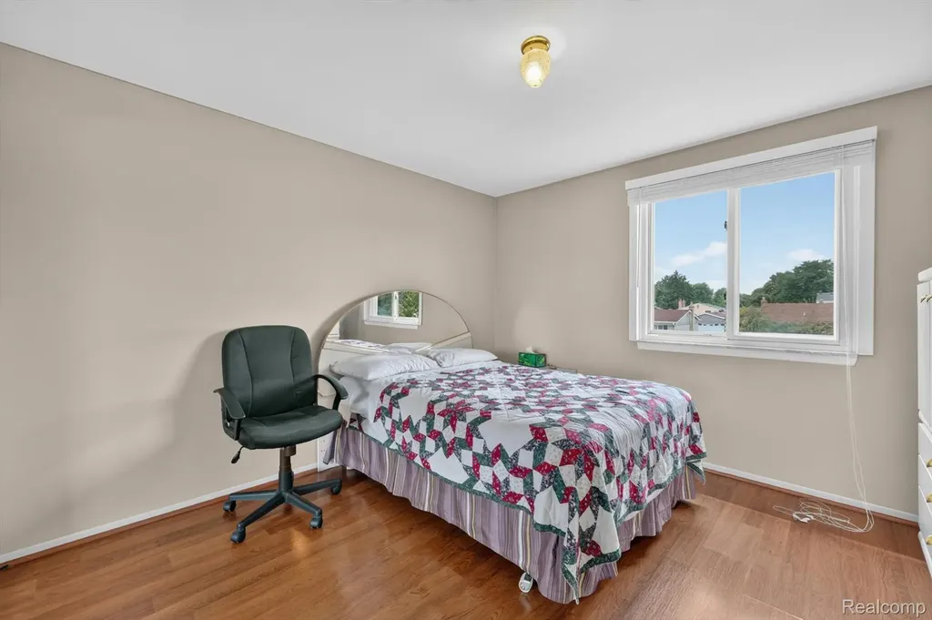 39062 Hyland Drive Sterling Heights City MI 48310
