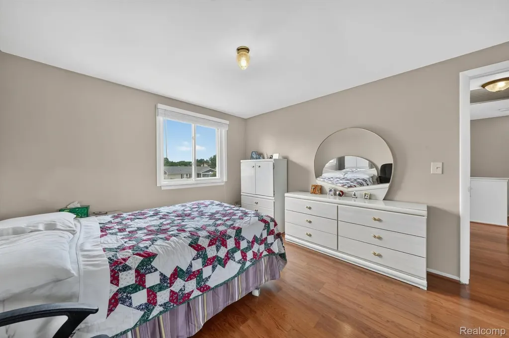39062 Hyland Drive Sterling Heights City MI 48310