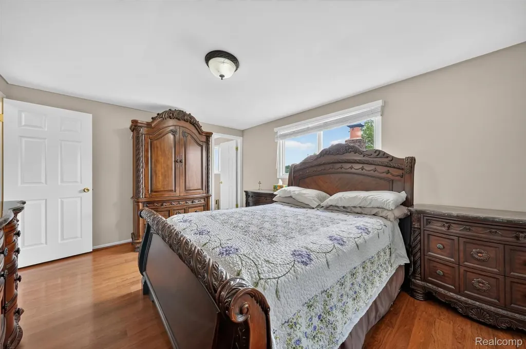 39062 Hyland Drive Sterling Heights City MI 48310