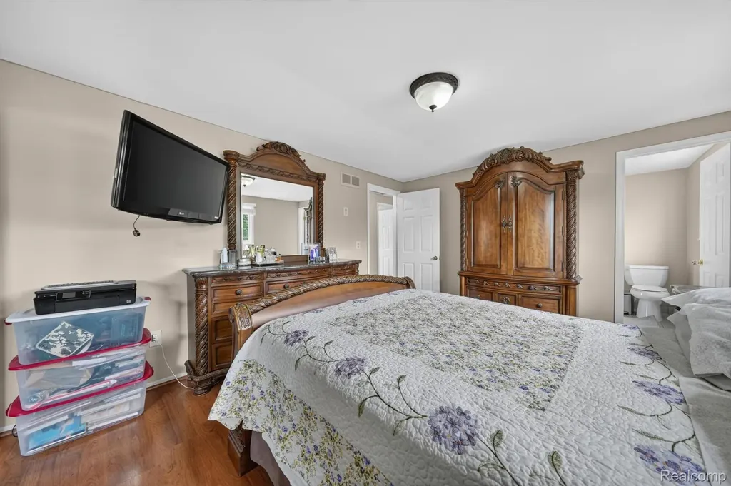 39062 Hyland Drive Sterling Heights City MI 48310