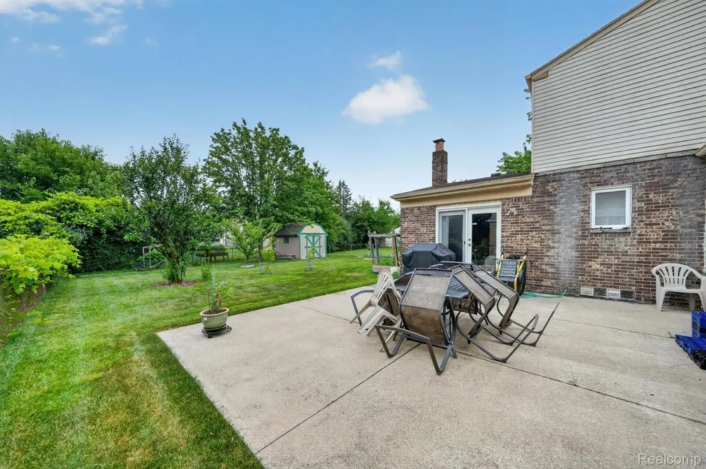 39062 Hyland Drive Sterling Heights City MI 48310