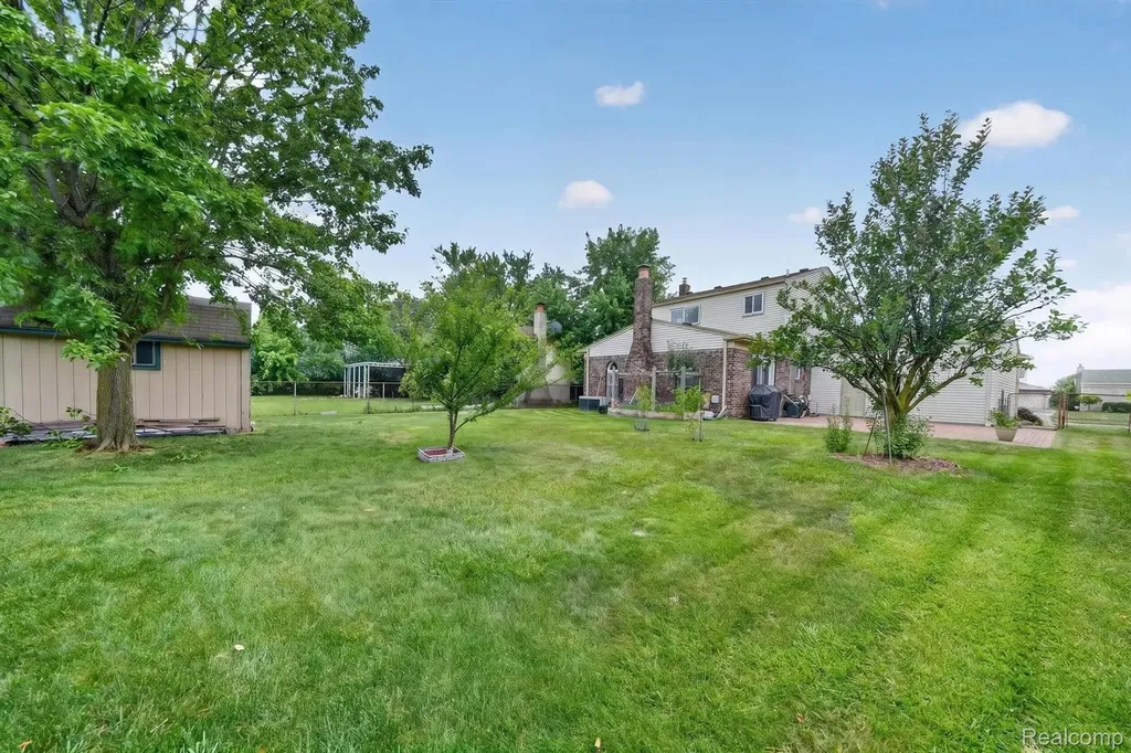 39062 Hyland Drive Sterling Heights City MI 48310