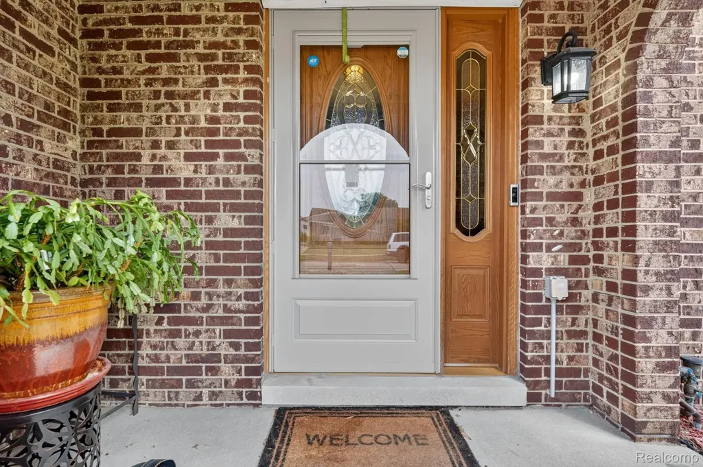 39062 Hyland Drive Sterling Heights City MI 48310