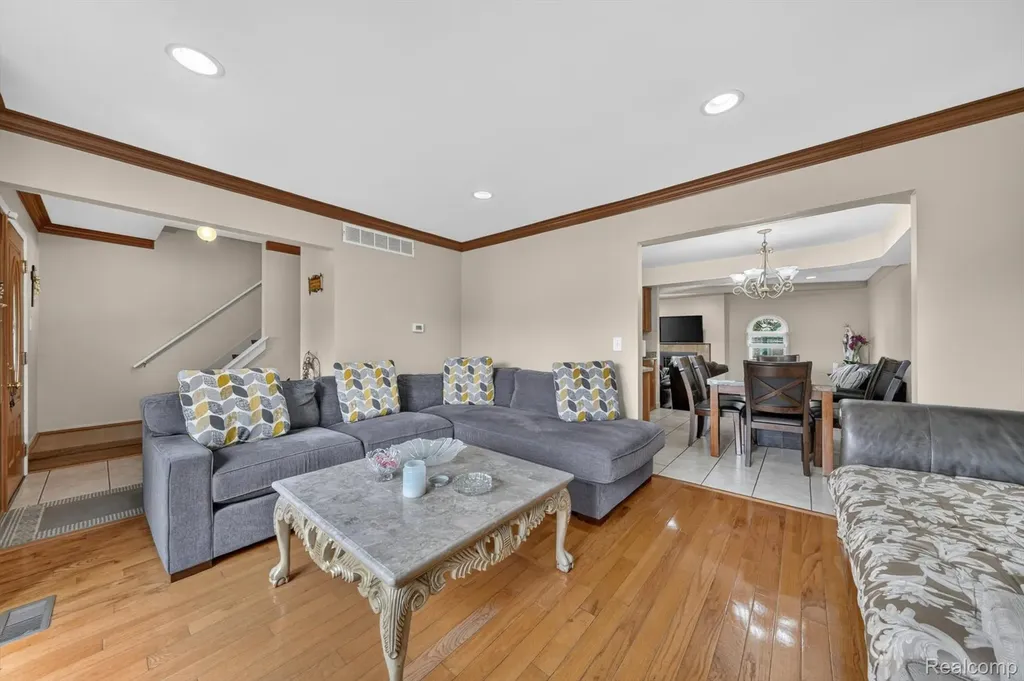 39062 Hyland Drive Sterling Heights City MI 48310