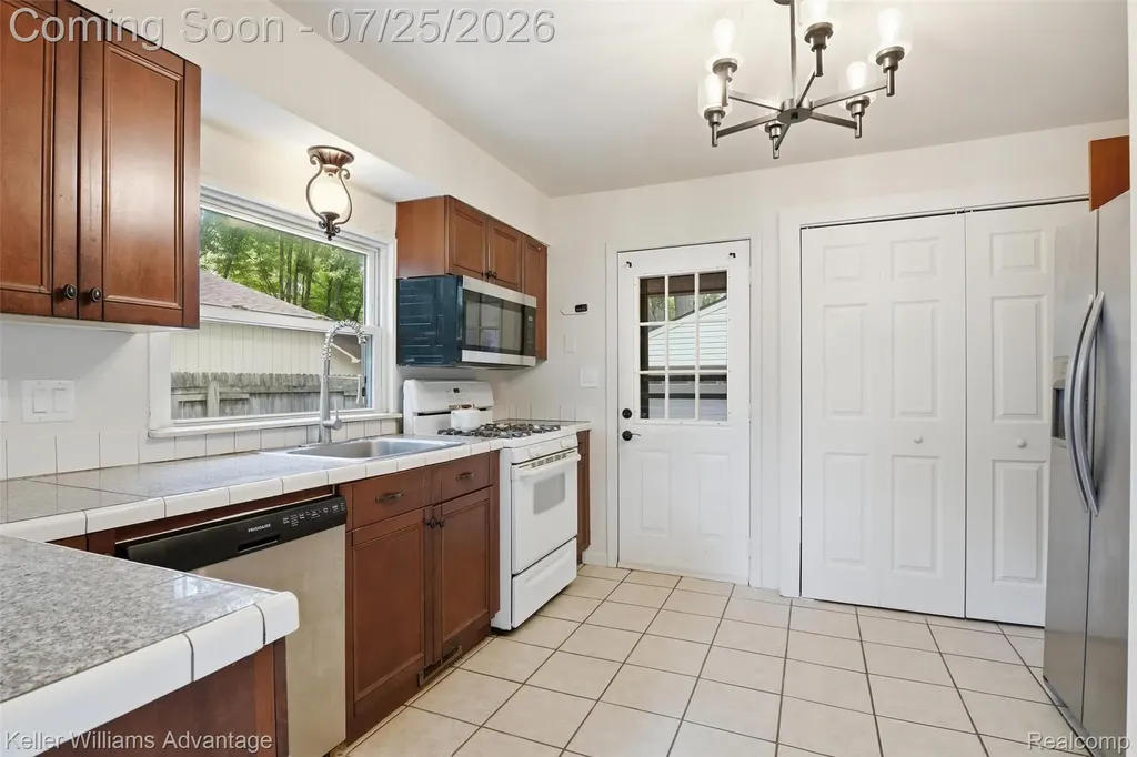 22796 Watt Drive Farmington Hills City MI 48336