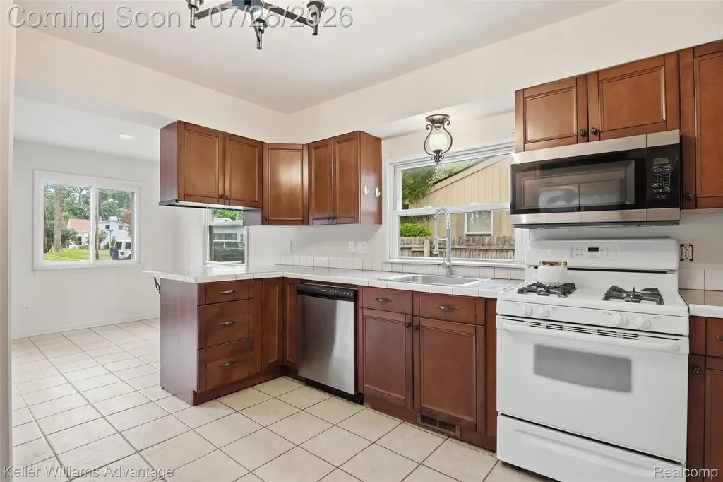 22796 Watt Drive Farmington Hills City MI 48336