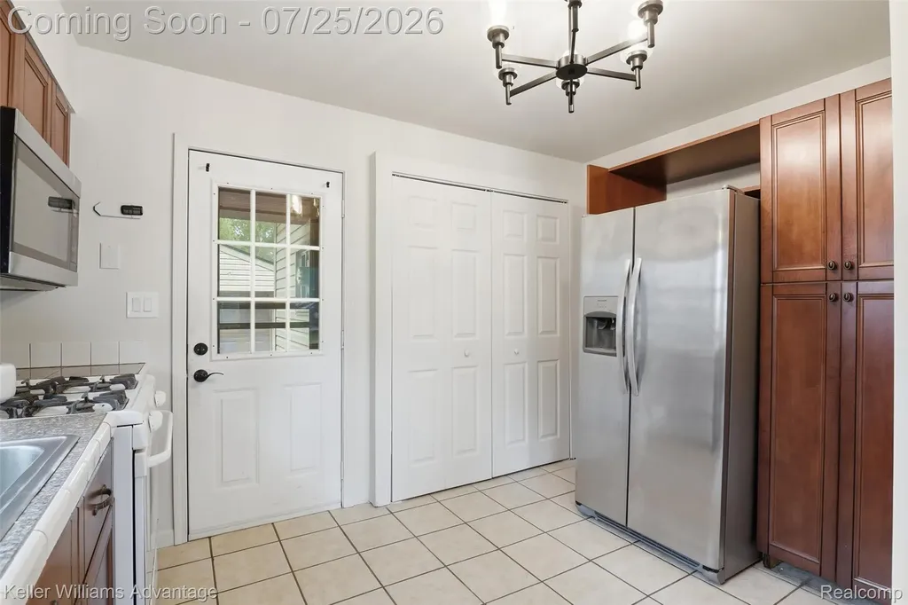 22796 Watt Drive Farmington Hills City MI 48336