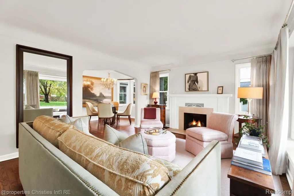 32361 Arlington Drive Beverly Hills Village MI 48025