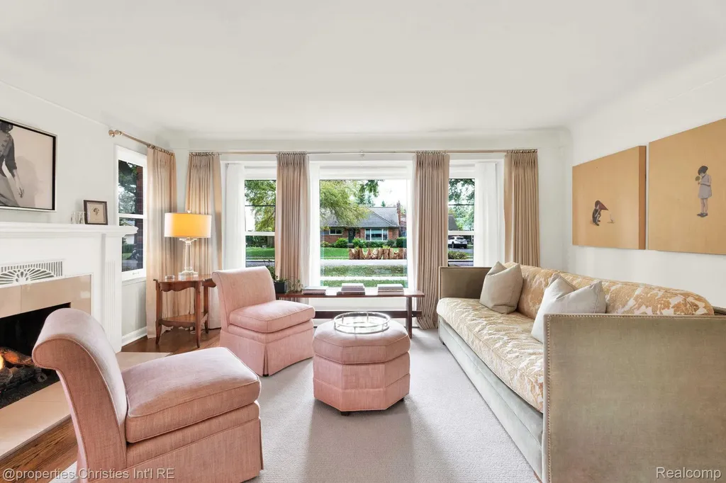 32361 Arlington Drive Beverly Hills Village MI 48025