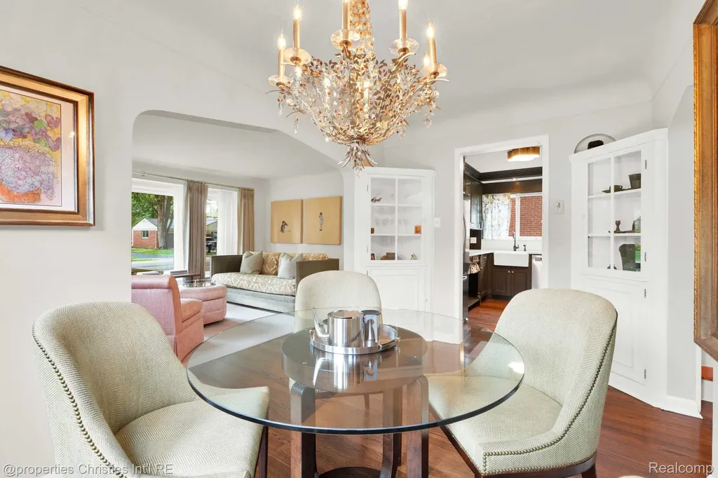 32361 Arlington Drive Beverly Hills Village MI 48025
