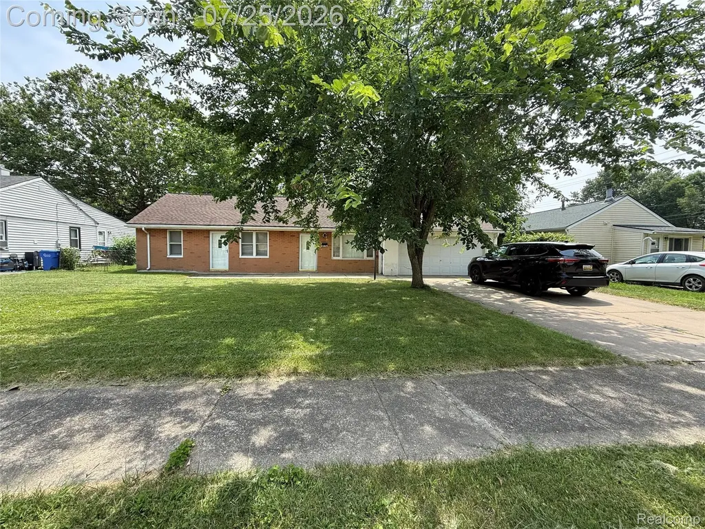 8424 Stout Avenue Warren City MI 48093