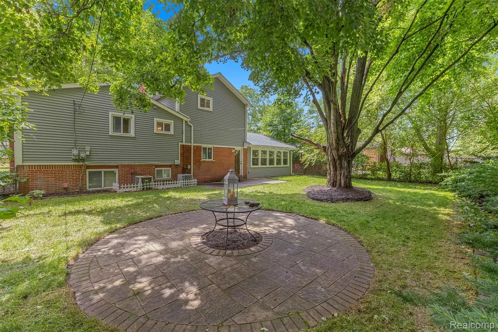 520 Byron Street Plymouth City MI 48170