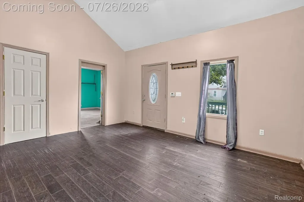 203 Grant Street Holly Township MI 48442