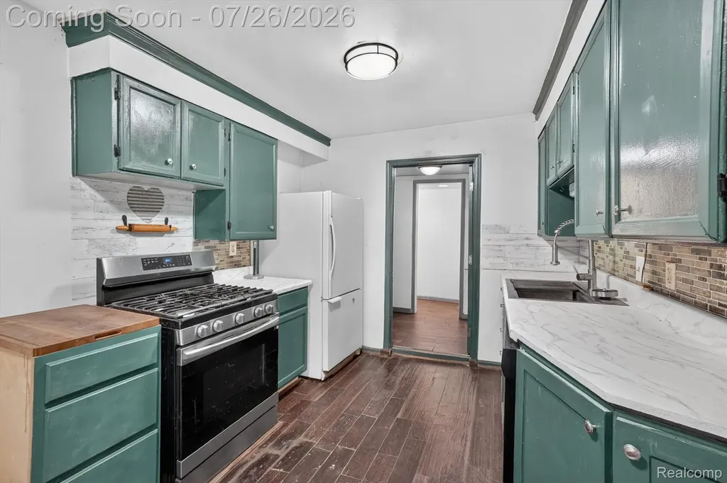 203 Grant Street Holly Township MI 48442