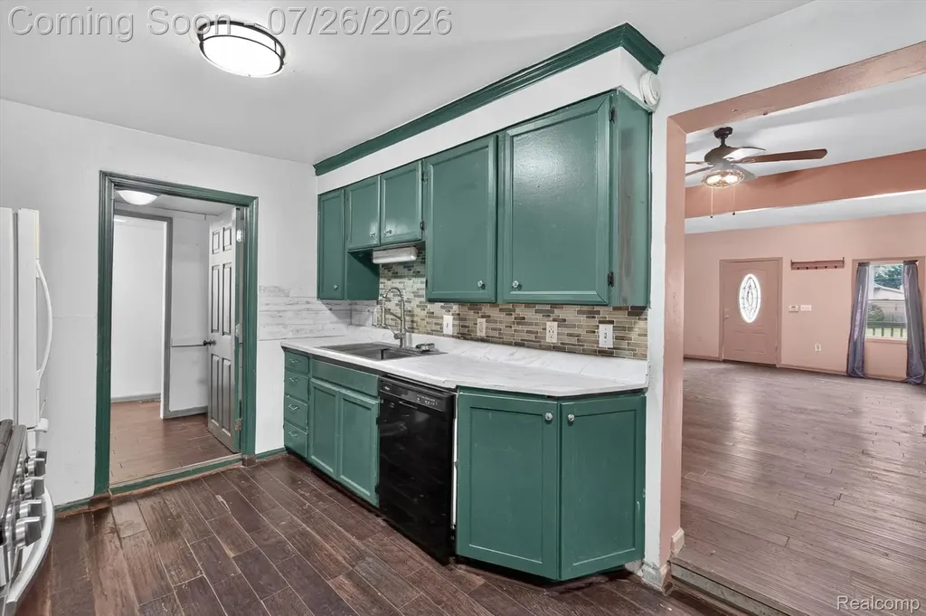 203 Grant Street Holly Township MI 48442
