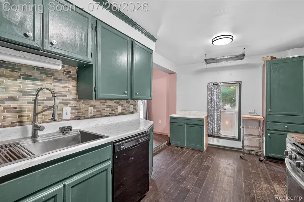 203 Grant Street Holly Township MI 48442