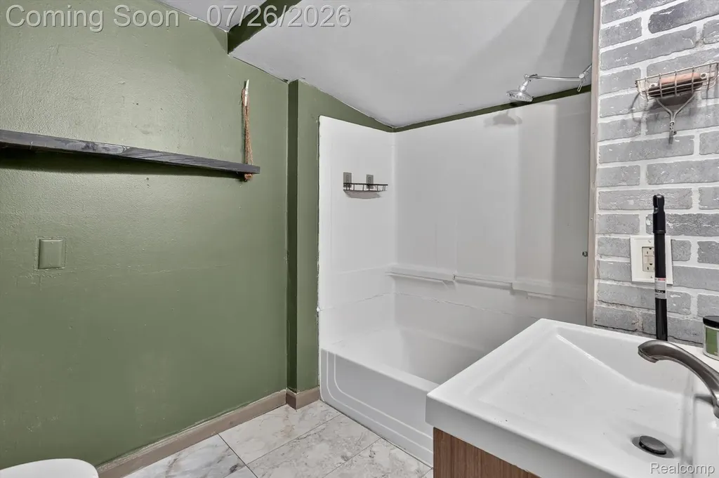 203 Grant Street Holly Township MI 48442