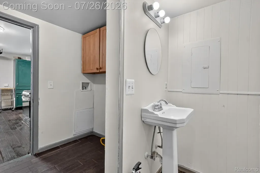 203 Grant Street Holly Township MI 48442