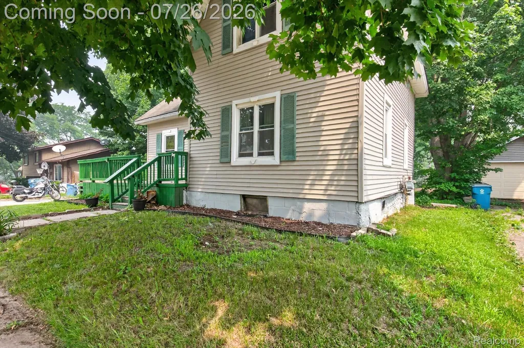 203 Grant Street Holly Township MI 48442