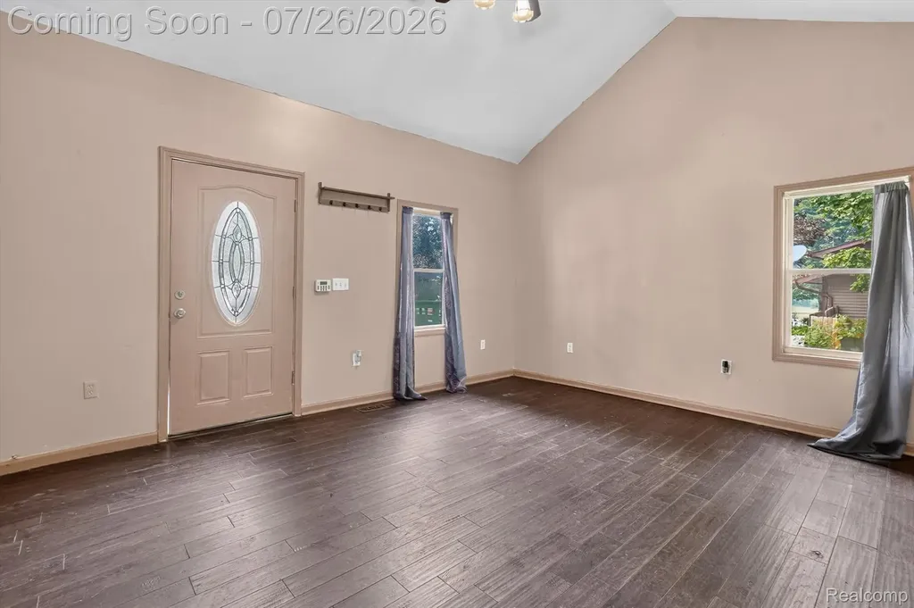 203 Grant Street Holly Township MI 48442