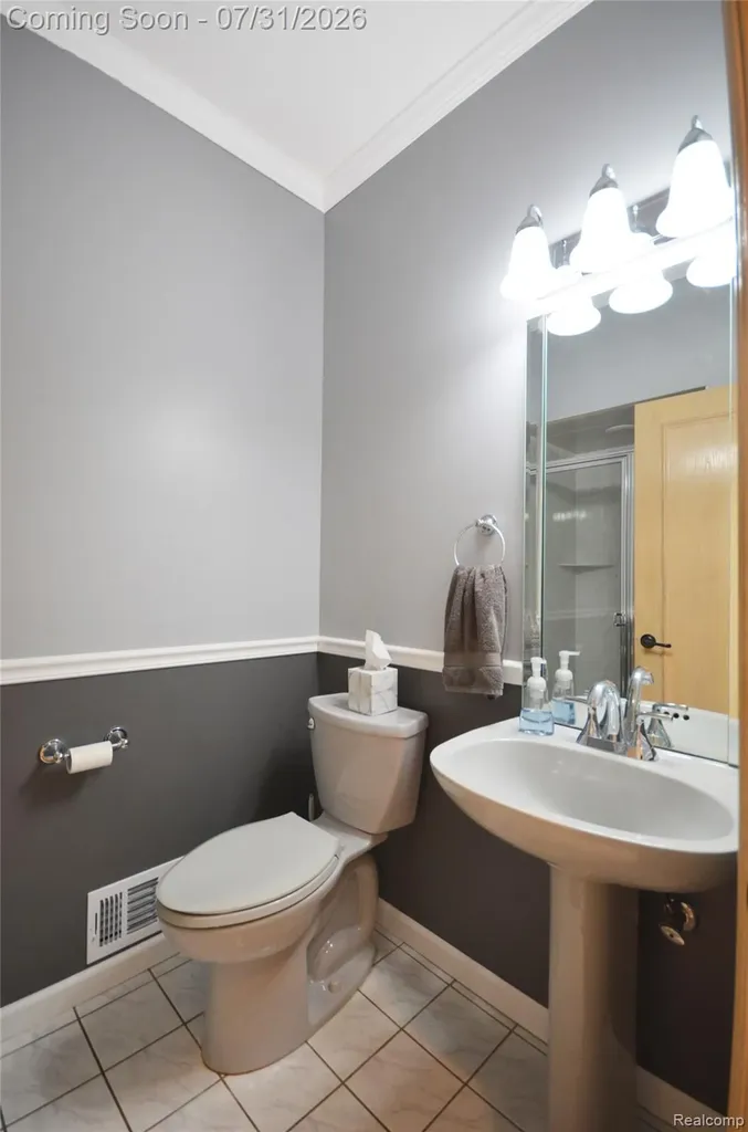38048 Huron Pointe Drive Harrison Charter Township MI 48045