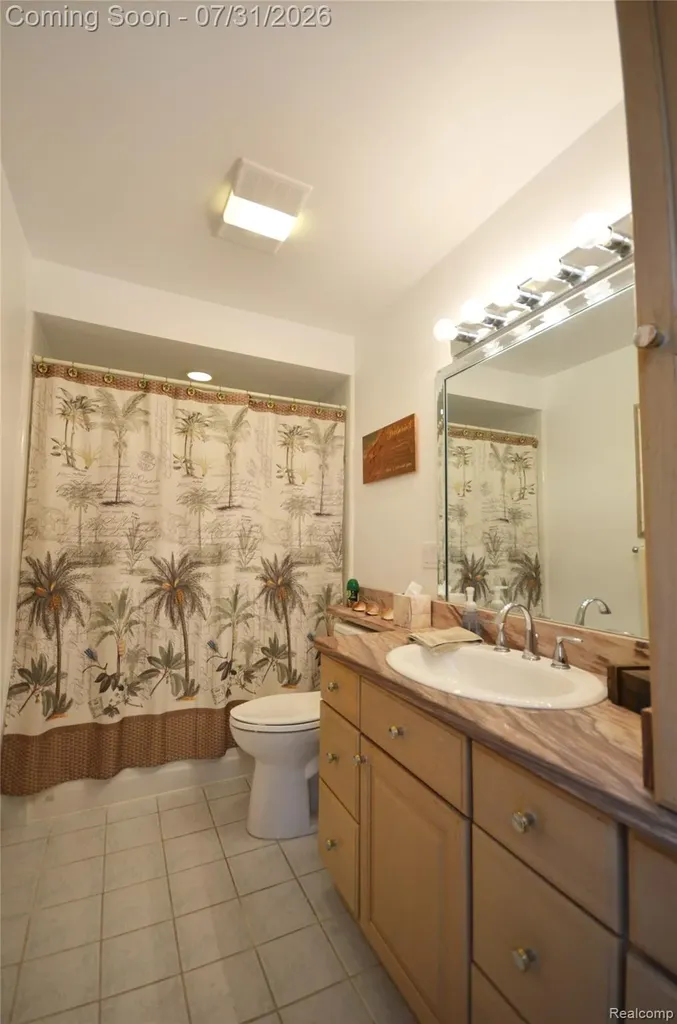 38048 Huron Pointe Drive Harrison Charter Township MI 48045