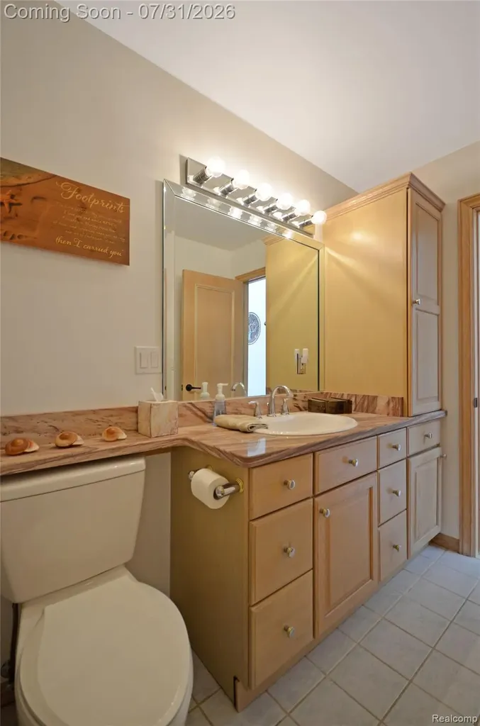 38048 Huron Pointe Drive Harrison Charter Township MI 48045