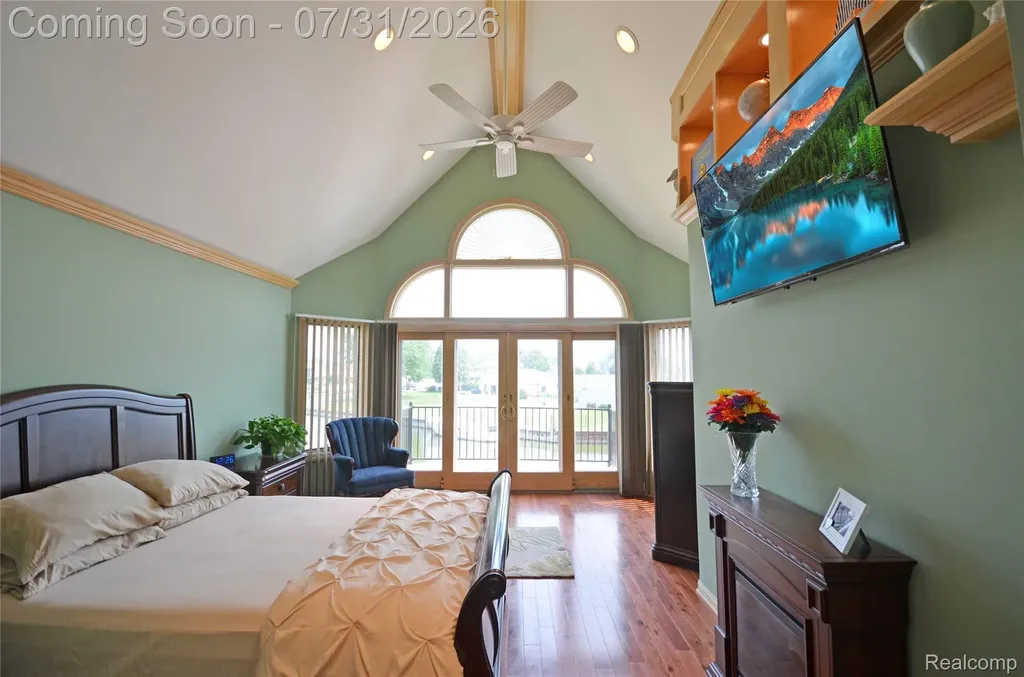 38048 Huron Pointe Drive Harrison Charter Township MI 48045