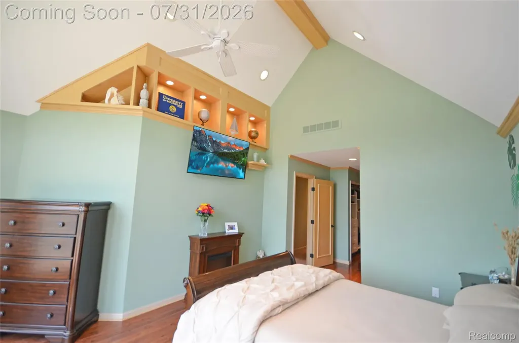 38048 Huron Pointe Drive Harrison Charter Township MI 48045