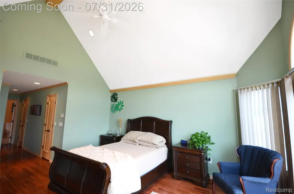 38048 Huron Pointe Drive Harrison Charter Township MI 48045