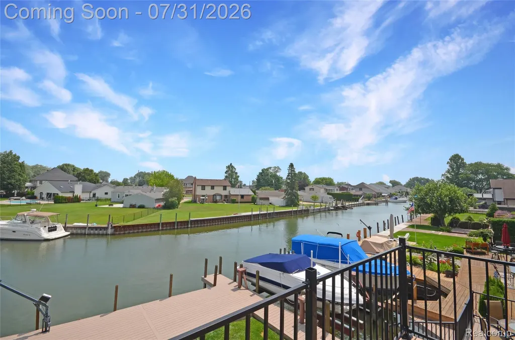 38048 Huron Pointe Drive Harrison Charter Township MI 48045