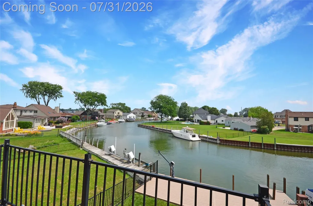 38048 Huron Pointe Drive Harrison Charter Township MI 48045