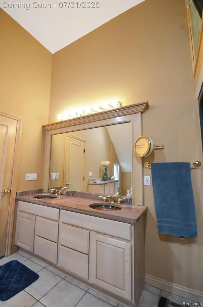 38048 Huron Pointe Drive Harrison Charter Township MI 48045
