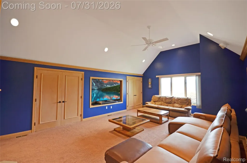 38048 Huron Pointe Drive Harrison Charter Township MI 48045
