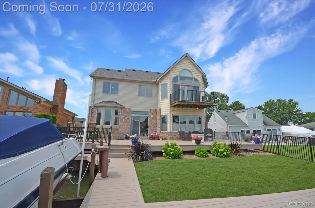 38048 Huron Pointe Drive Harrison Charter Township MI 48045