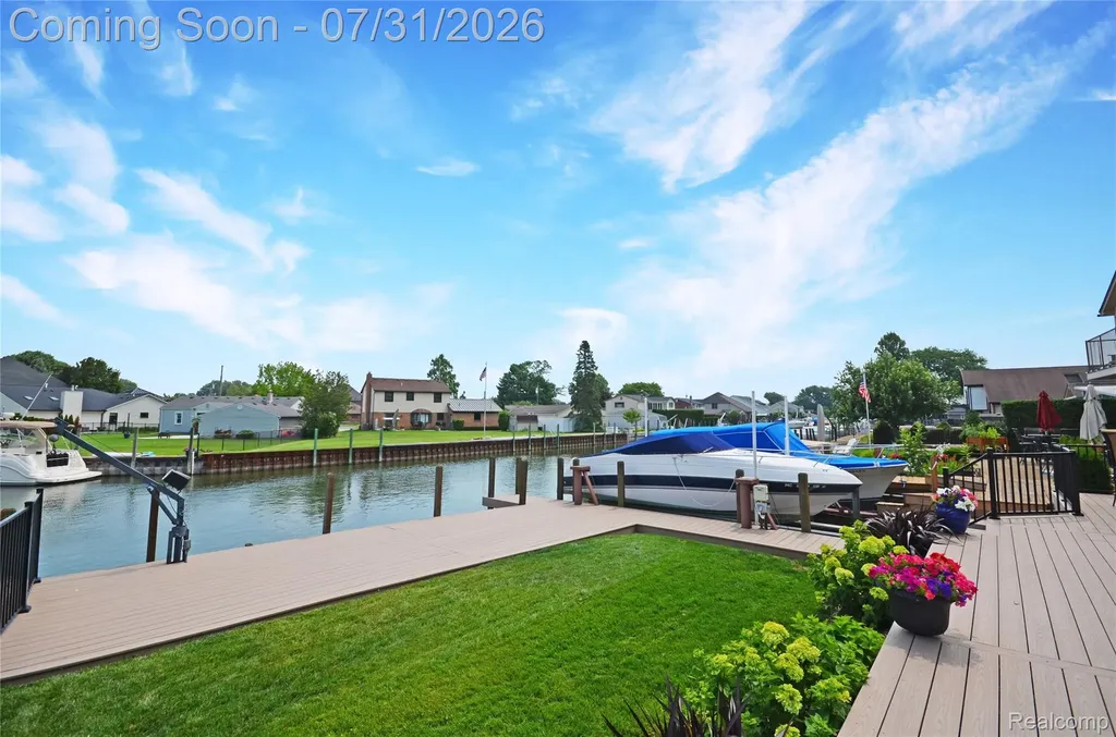 38048 Huron Pointe Drive Harrison Charter Township MI 48045