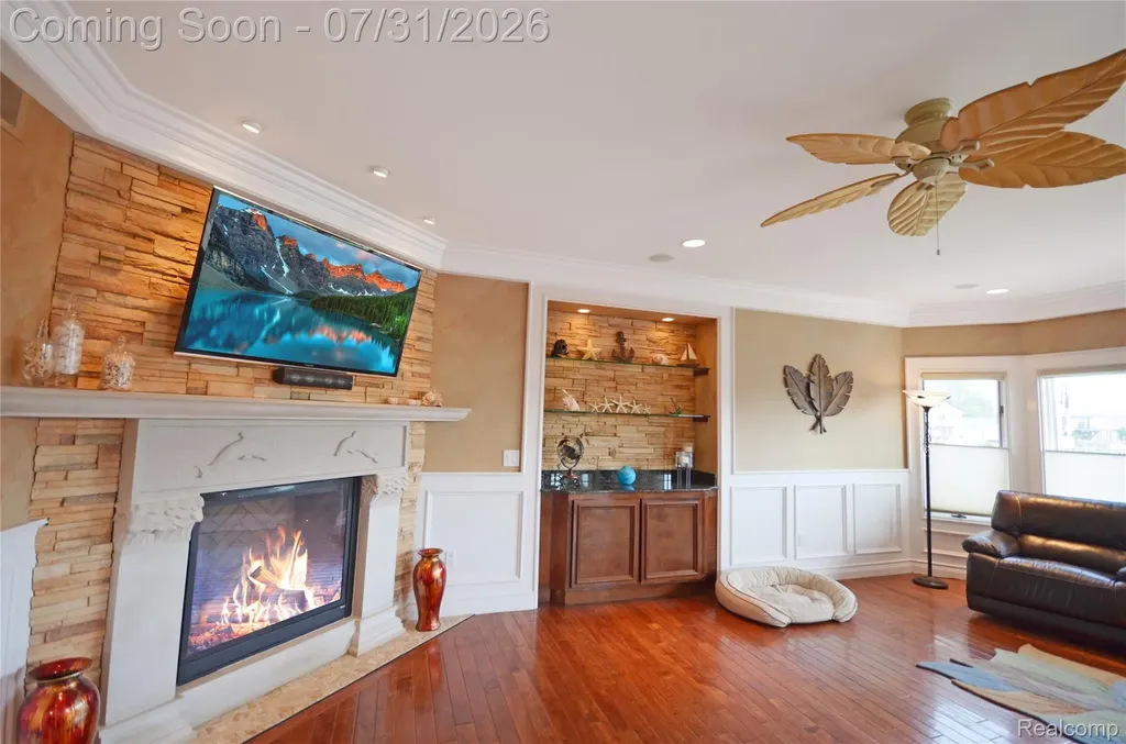 38048 Huron Pointe Drive Harrison Charter Township MI 48045