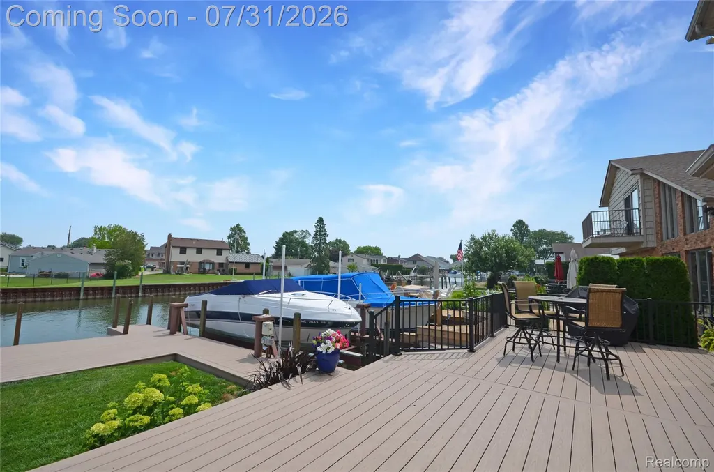 38048 Huron Pointe Drive Harrison Charter Township MI 48045