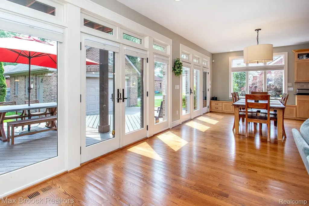 26624 Wyoming Road Huntington Woods City MI 48070