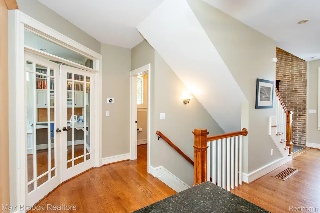 26624 Wyoming Road Huntington Woods City MI 48070
