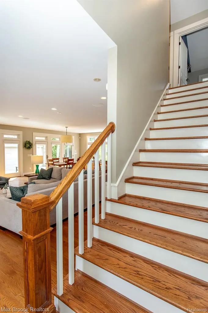 26624 Wyoming Road Huntington Woods City MI 48070
