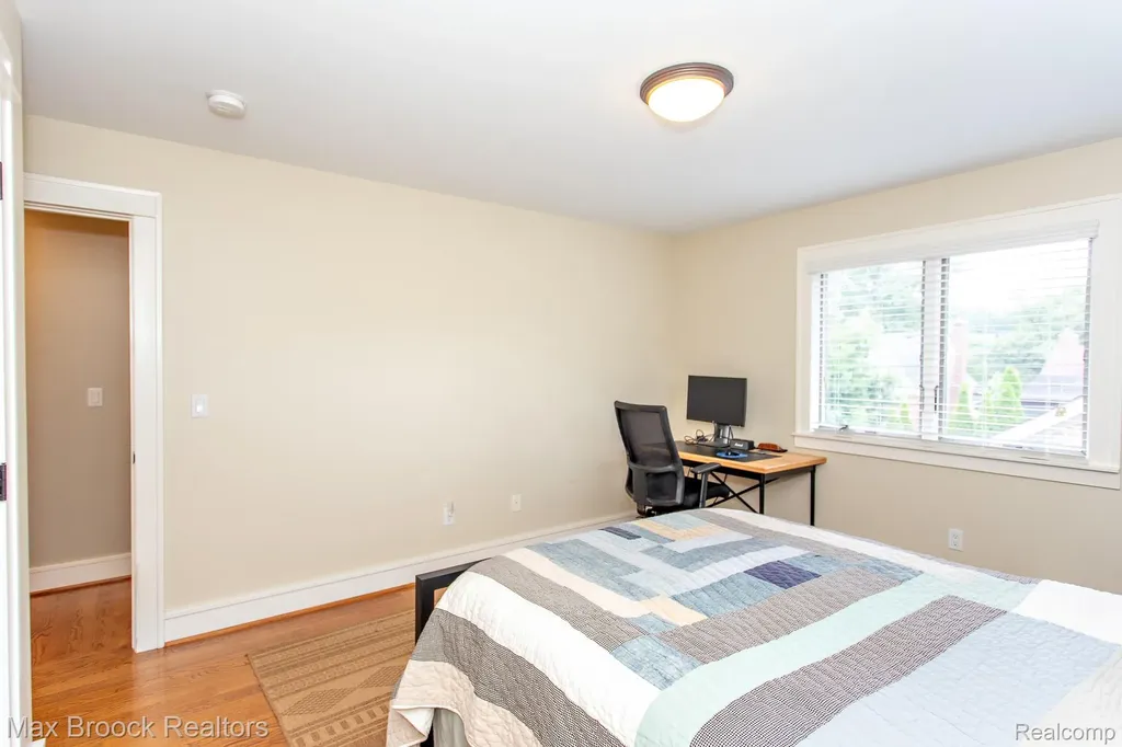 26624 Wyoming Road Huntington Woods City MI 48070