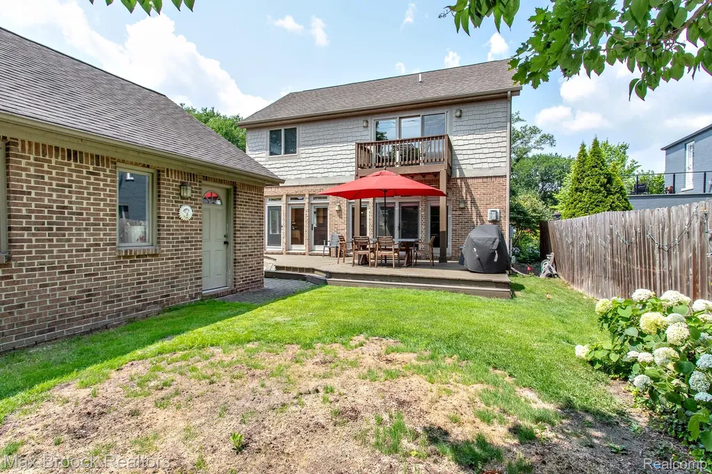 26624 Wyoming Road Huntington Woods City MI 48070