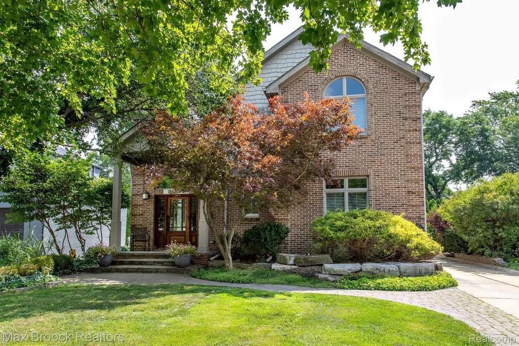 26624 Wyoming Road Huntington Woods City MI 48070