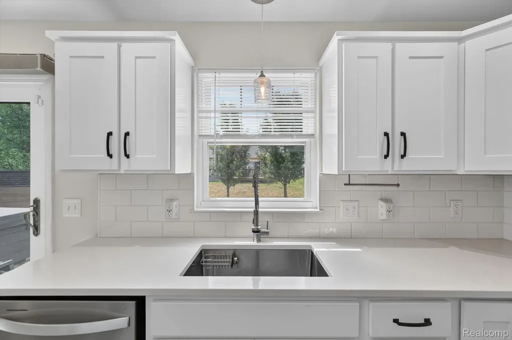 5082 Whispering Glen Trail Grand Blanc Charter Township MI 48442