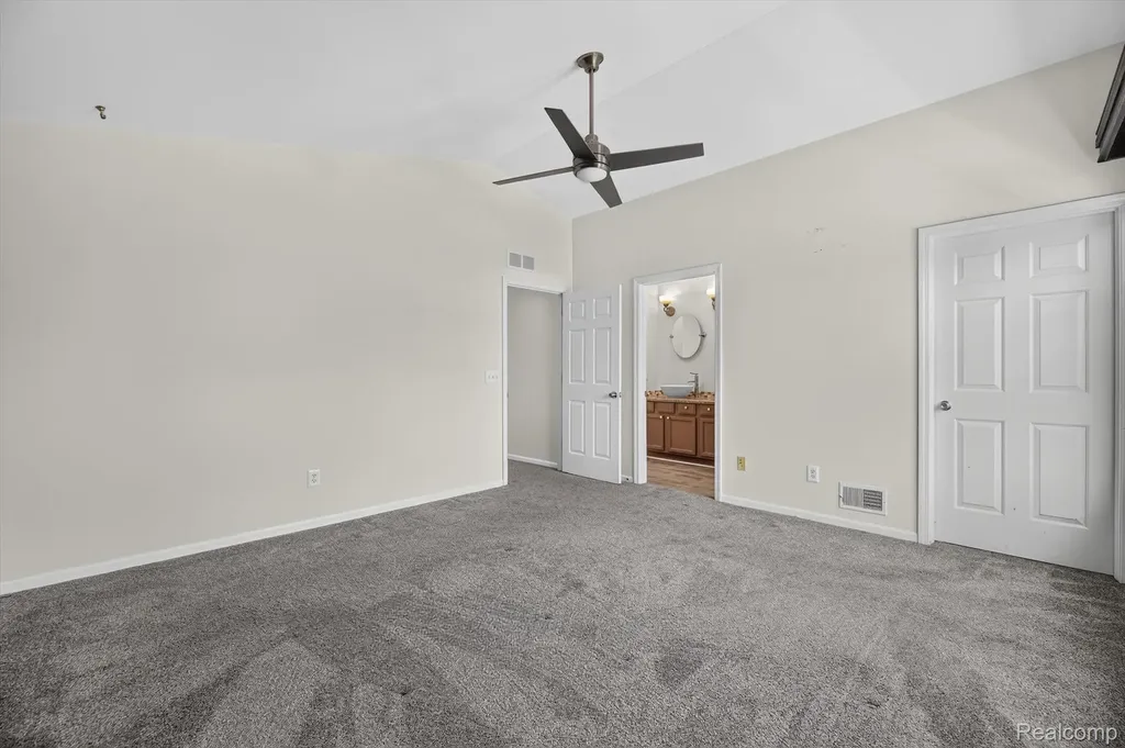 5082 Whispering Glen Trail Grand Blanc Charter Township MI 48442