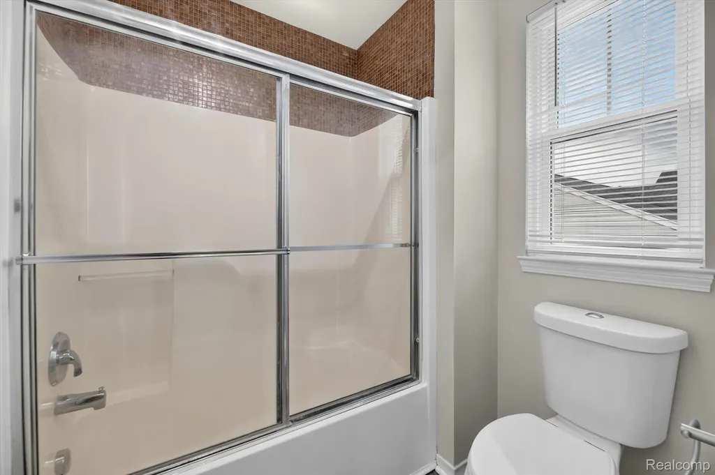 5082 Whispering Glen Trail Grand Blanc Charter Township MI 48442