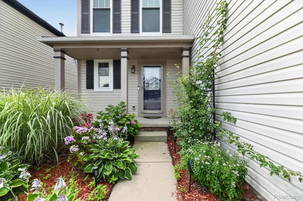 5082 Whispering Glen Trail Grand Blanc Charter Township MI 48442