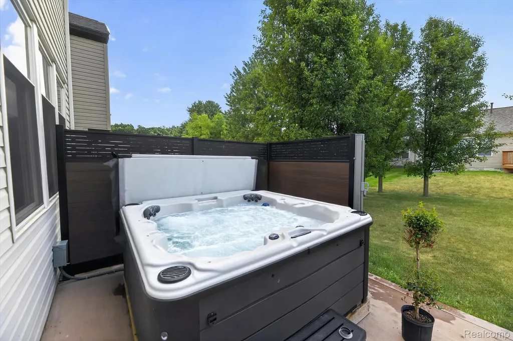 5082 Whispering Glen Trail Grand Blanc Charter Township MI 48442
