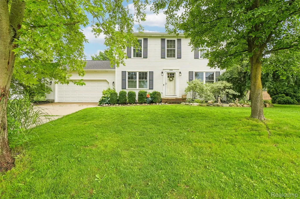 696 Vincent Street Pinckney Village MI 48169